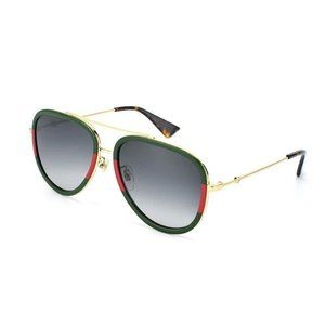 Stylish GUCCI Grey Gradient Pilot Sunglasses - Unisex, Timeless Elegance!